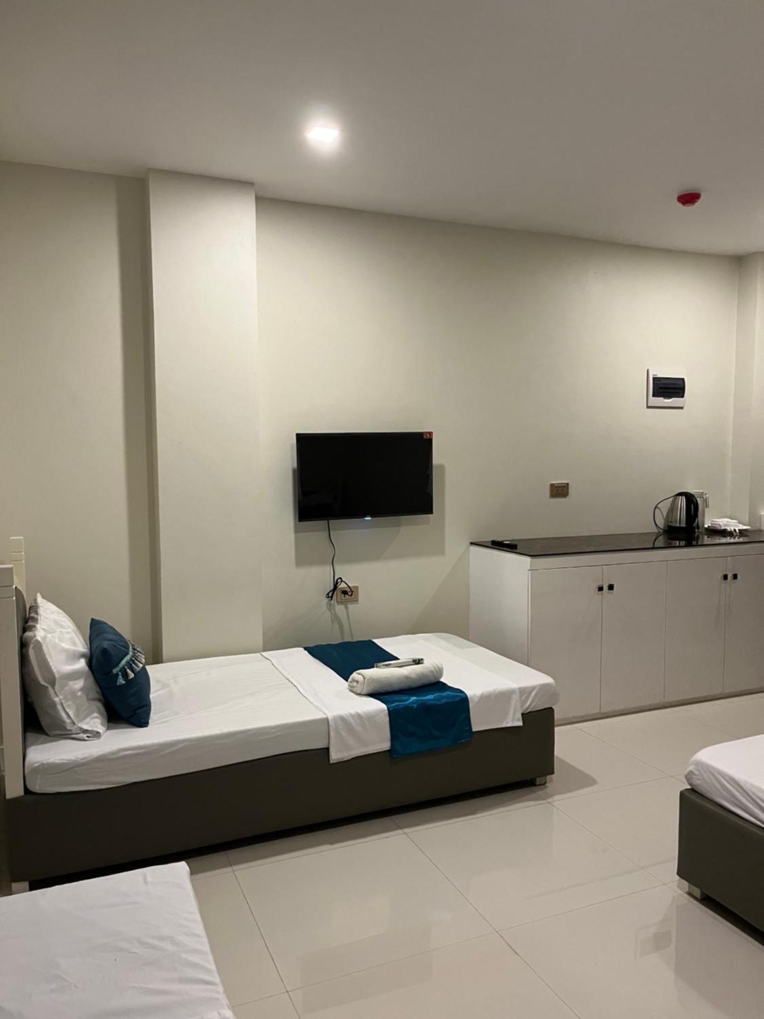 717 Residences 일로일로 외부 사진